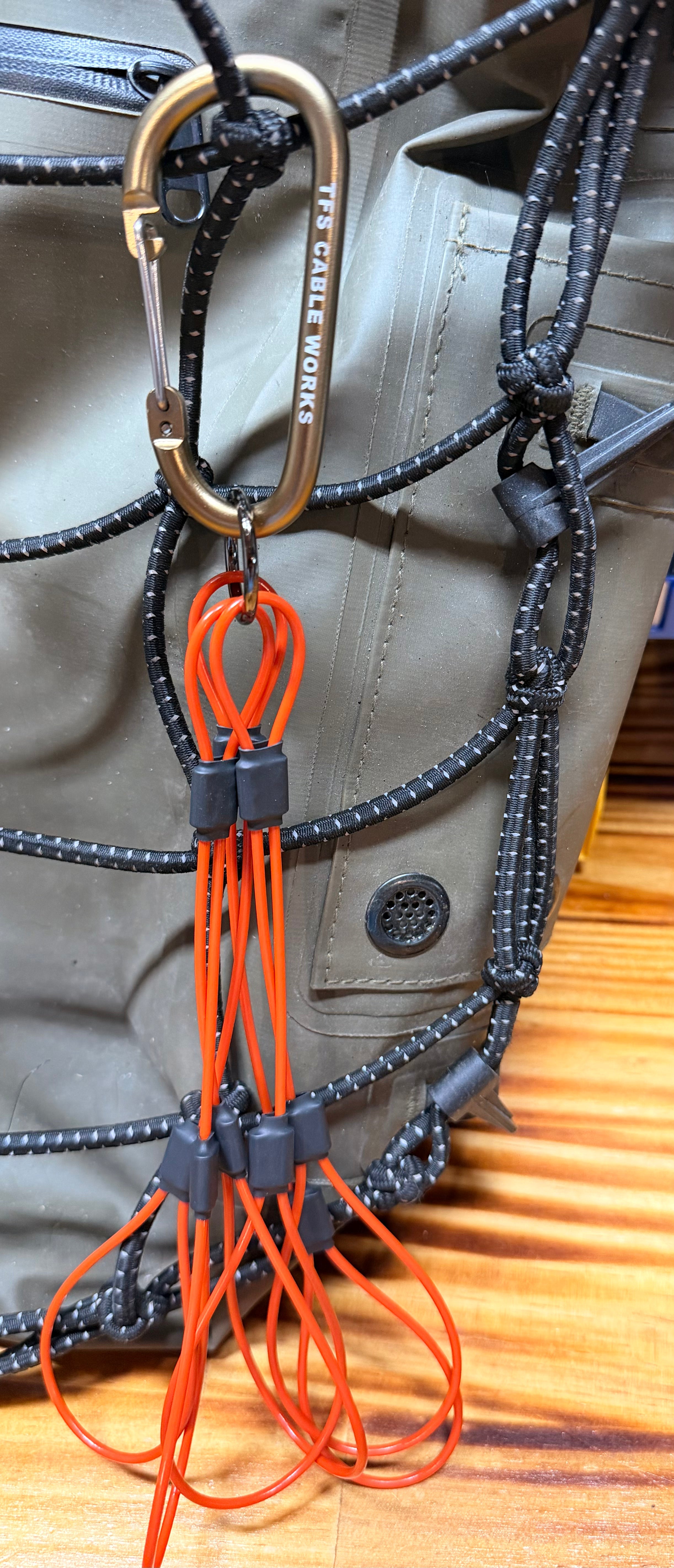 SIX SHOOTER GAME TOTE