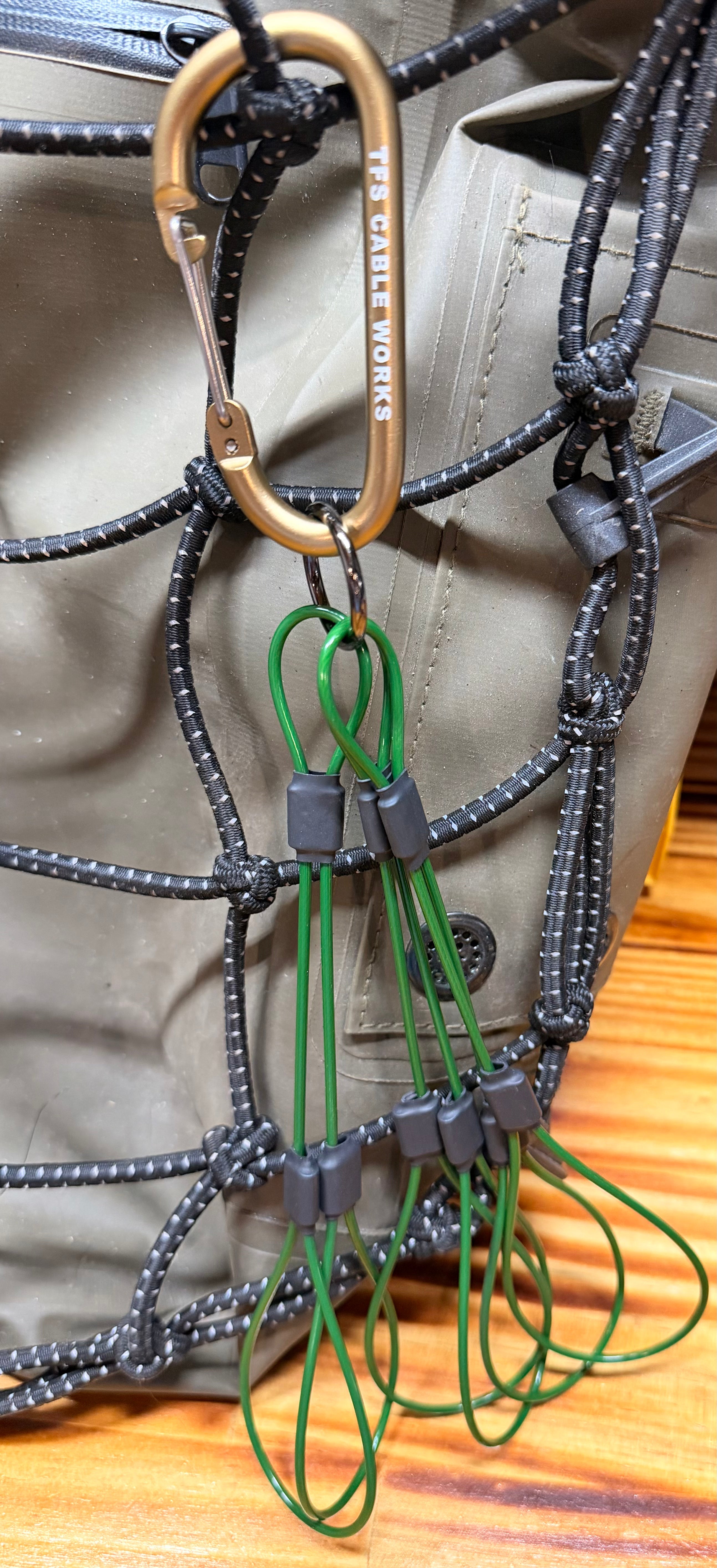 SIX SHOOTER GAME TOTE