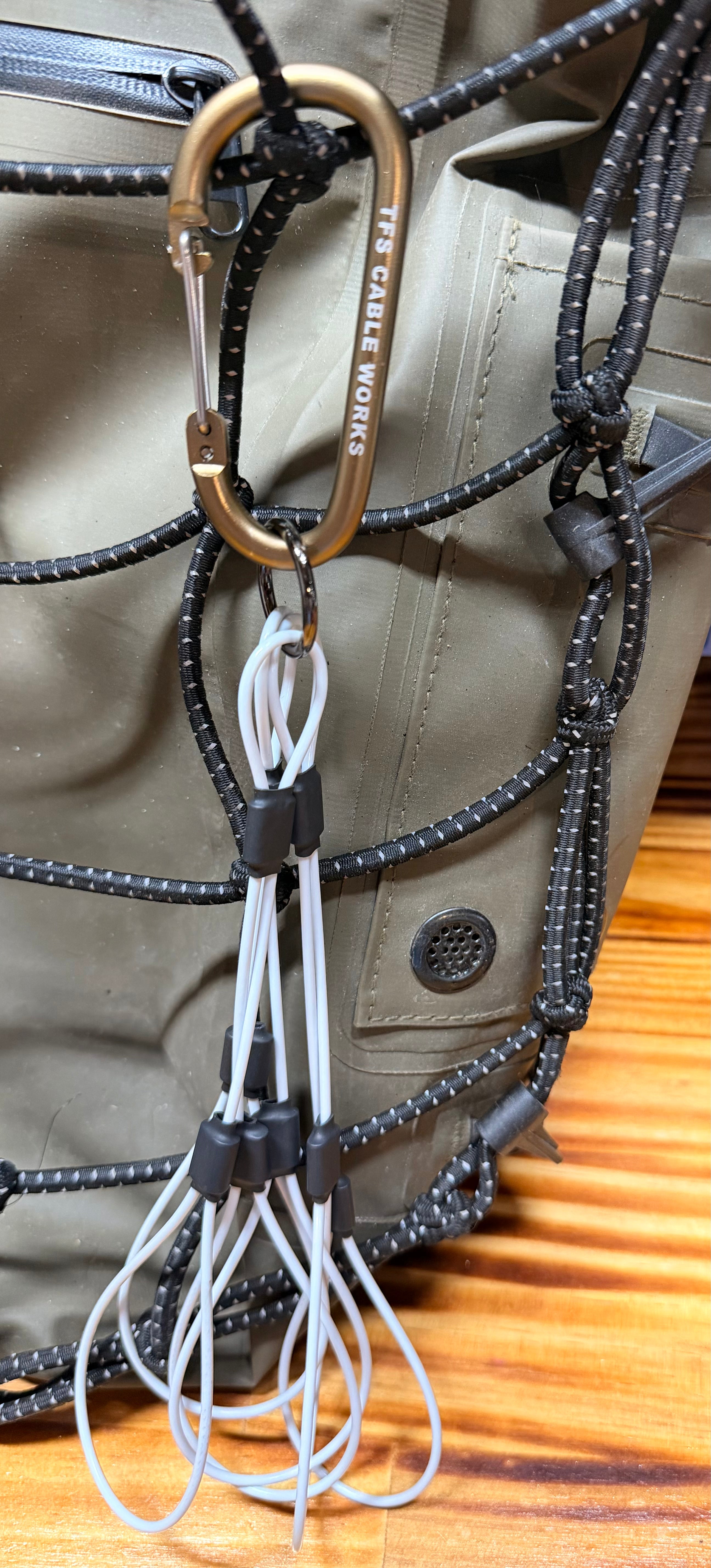 SIX SHOOTER GAME TOTE