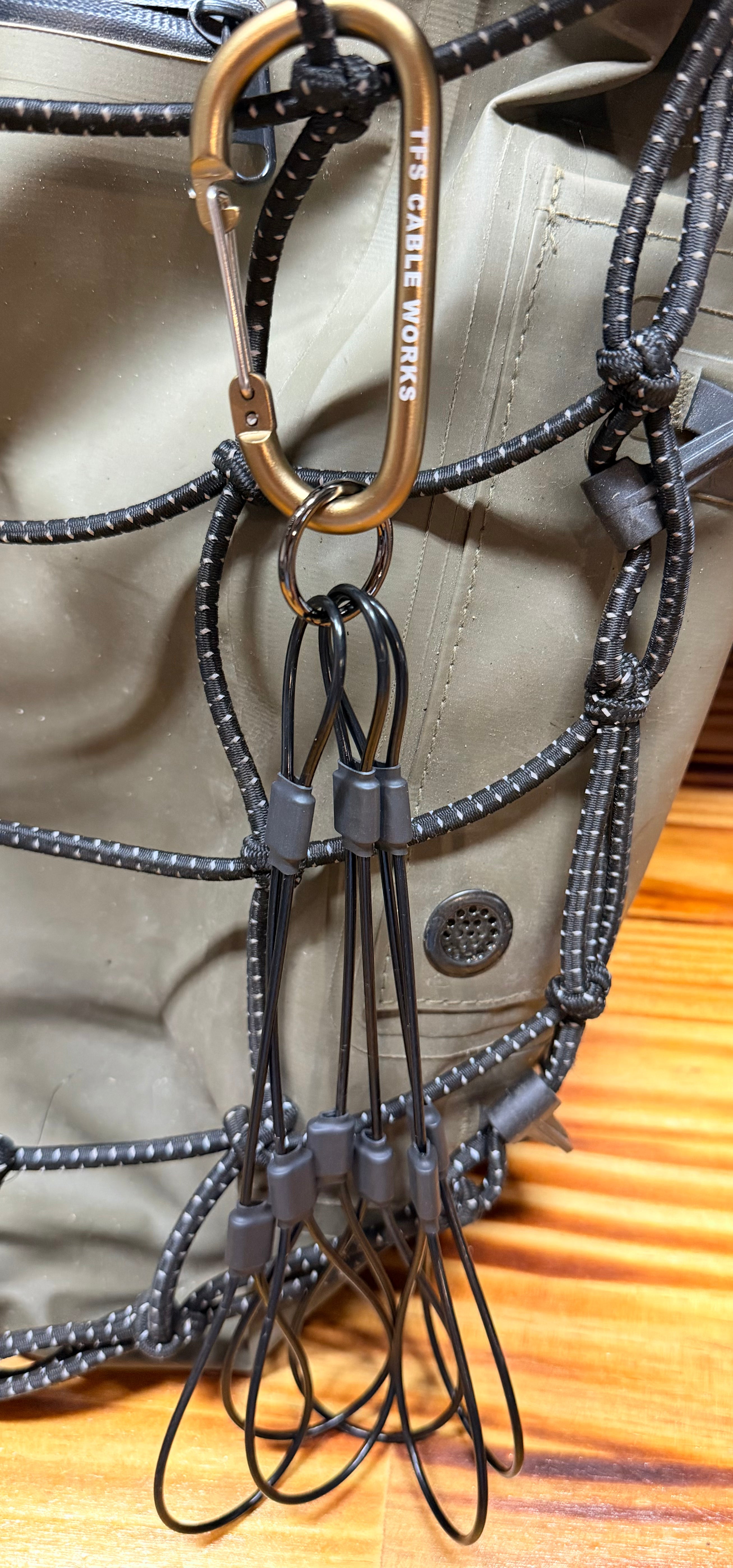 SIX SHOOTER GAME TOTE
