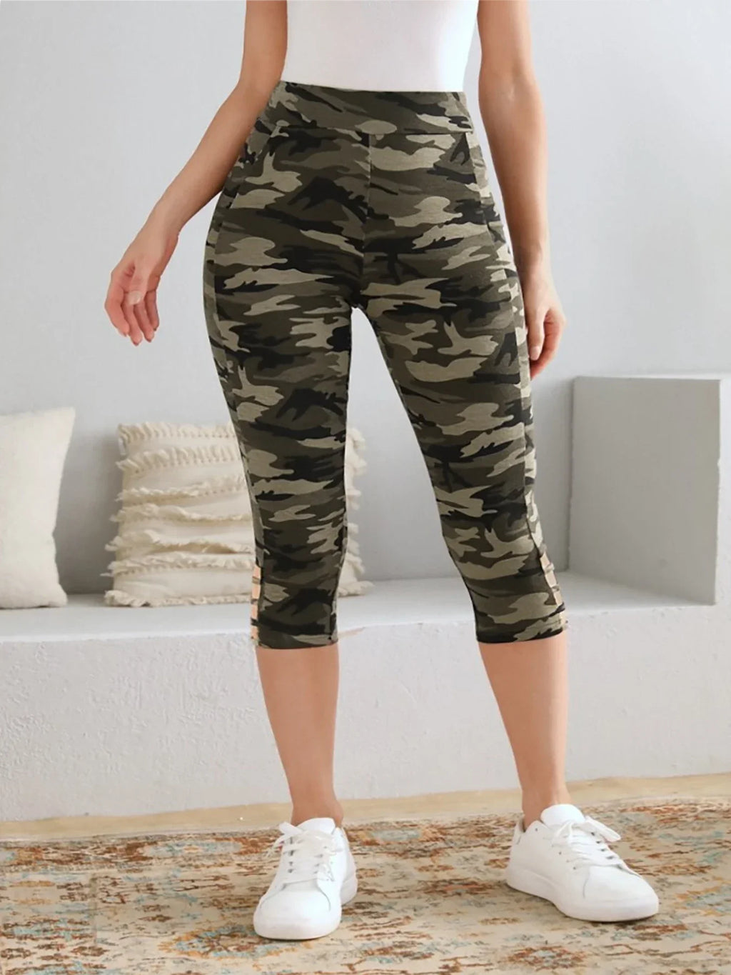 Plus Size Women's Camo Capri Leggings with Side Stripe Cutouts Stylish High Elasticity Knit Sporty  Fashionable Casual Pants